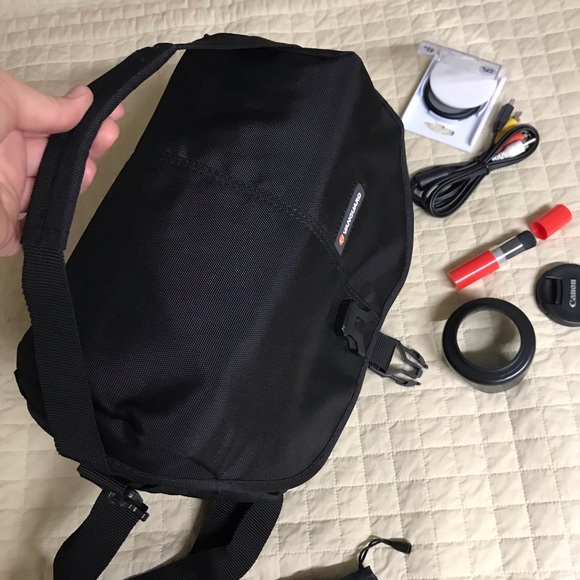 New Vanguard Camera bag + accessories - Picture 2 of 11